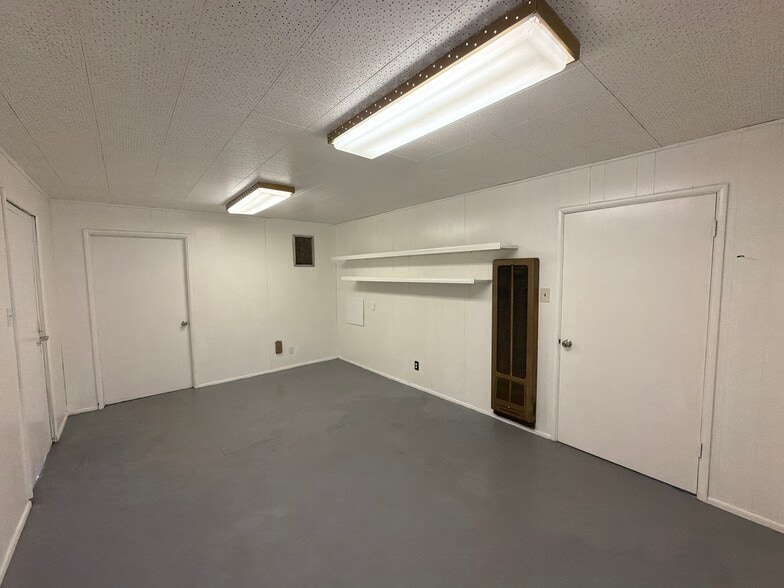 More Photos Of 2544 Chico Ave, South El Monte Manufacturing For Lease