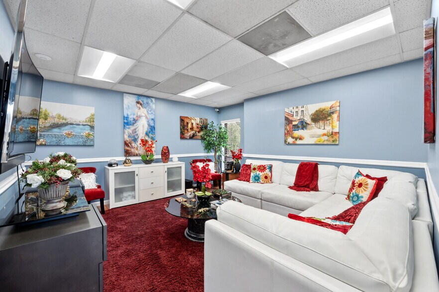 More Photos Of 101 Chestnut St, Gaithersburg Office For Sale