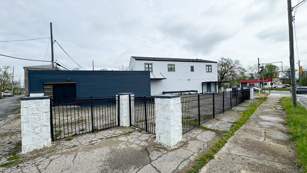 More Photos Of 2709 Westerville Rd, Columbus Light Manufacturing For Sale