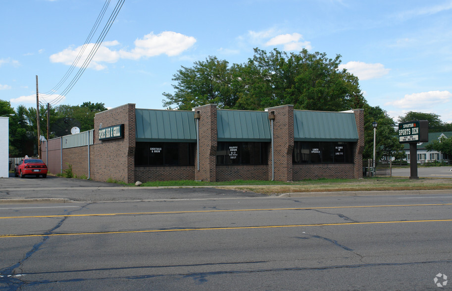 Primary Photo Of 1227 E Grand River Ave, East Lansing Restaurant For Lease