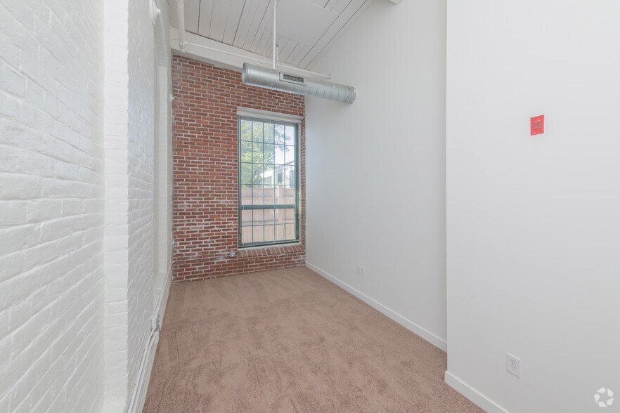 More Photos Of 166 Valley St, Providence Apartments For Sale