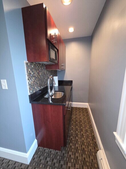 More Photos Of 282 Montvale Ave, Woburn Office For Sale