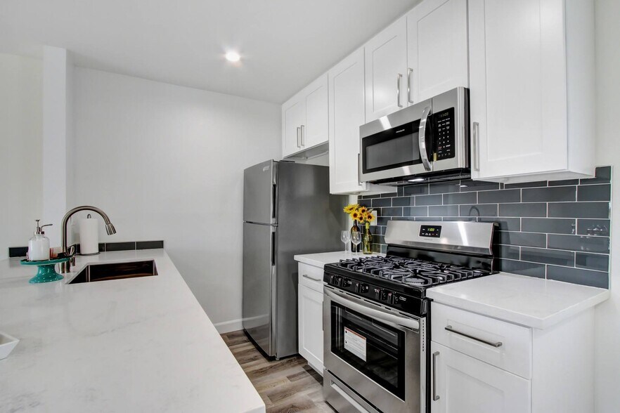 More Photos Of 14849 Vanowen St, Van Nuys Apartments For Sale