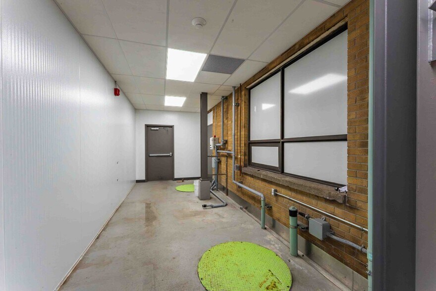 More Photos Of 500 Barrydowne Rd, Sudbury Manufacturing For Sale