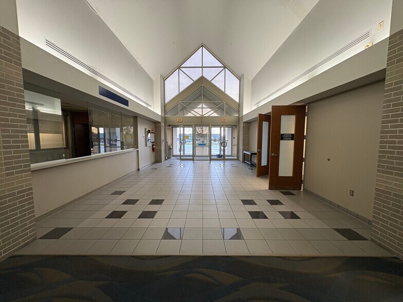 More Photos Of 1250 S Creasy Ln, Lafayette Research And Development For Sale