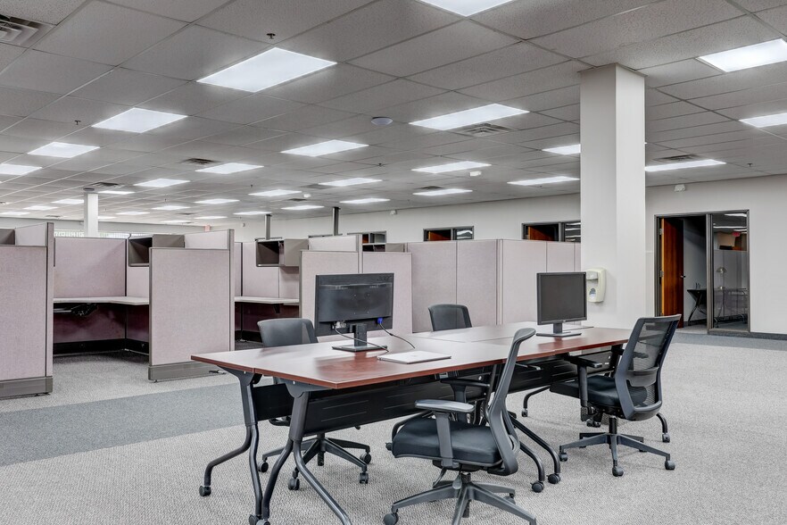More Photos Of 4750 Venture Dr, Ann Arbor Light Manufacturing For Lease