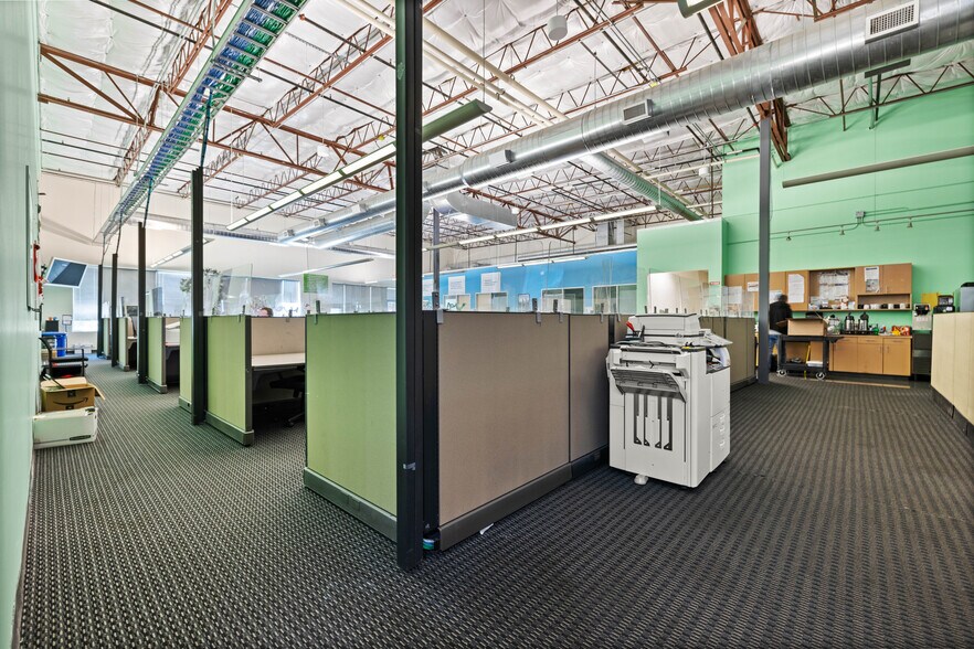 More Photos Of 9300 United Dr, Austin Unknown For Lease