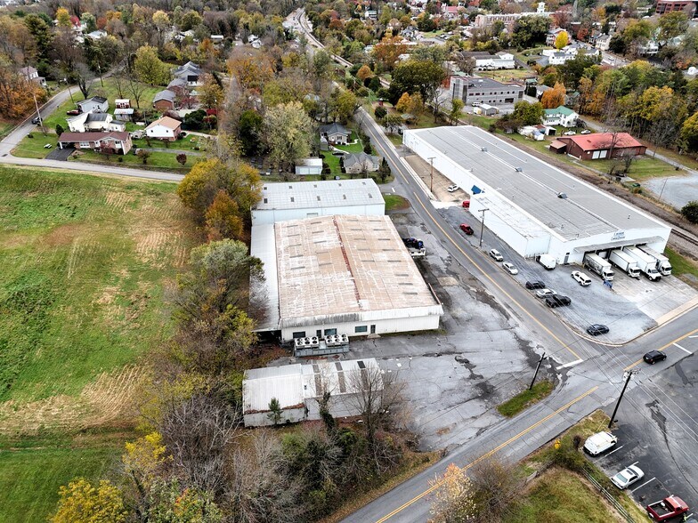 More Photos Of 302 Deadmore SE st, Abingdon Industrial For Sale