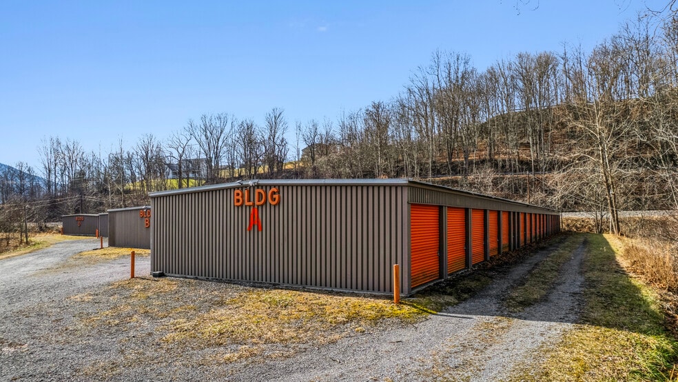 More Photos Of 129 Goldwing Dr, North Tazewell Self Storage For Sale