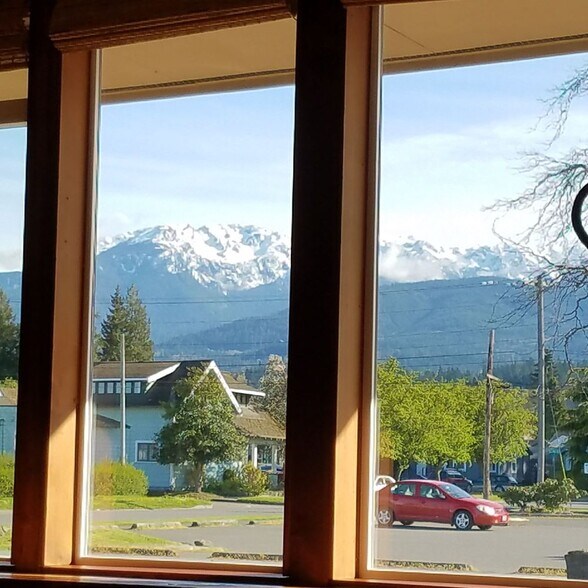 More Photos Of 633 E 1st St, Port Angeles General Retail For Sale