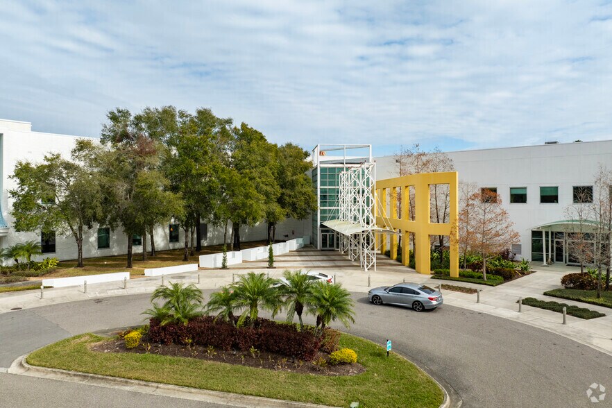 More Photos Of 5701 E Hillsborough Ave, Tampa Office For Lease