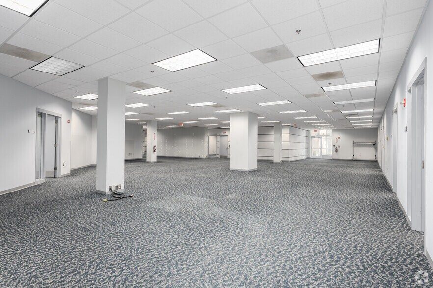 More Photos Of 6411 Beckley St, Baltimore Research And Development For Lease