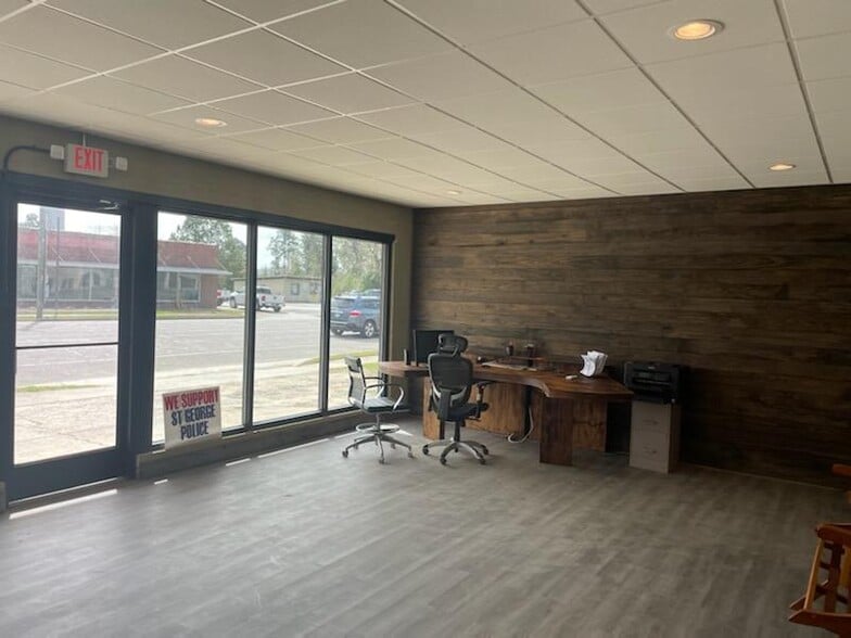 More Photos Of 112 S Parler Ave, Saint George Auto Repair For Sale