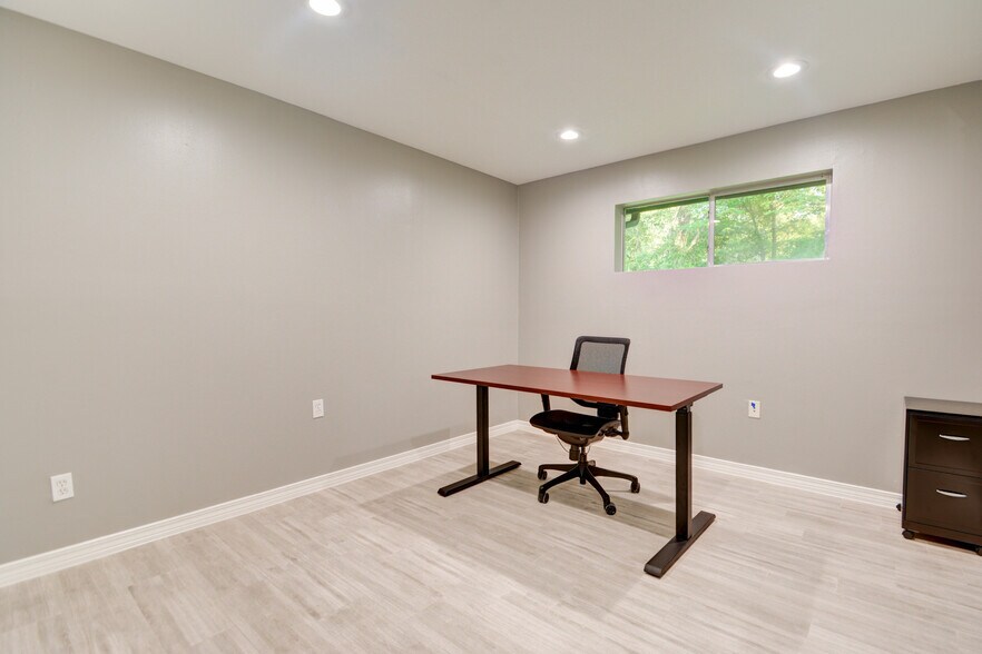 More Photos Of 26615 Oak Ridge Dr, The Woodlands Office For Lease