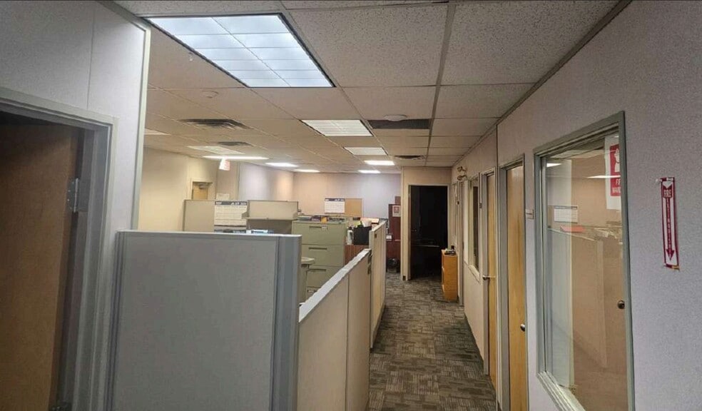 More Photos Of 1577 7th Av, Prince George Office For Lease