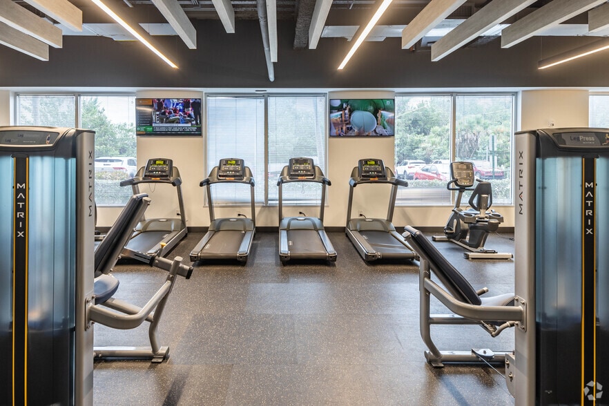 More Photos Of 9725 NW 117th Ave, Medley Unknown For Lease