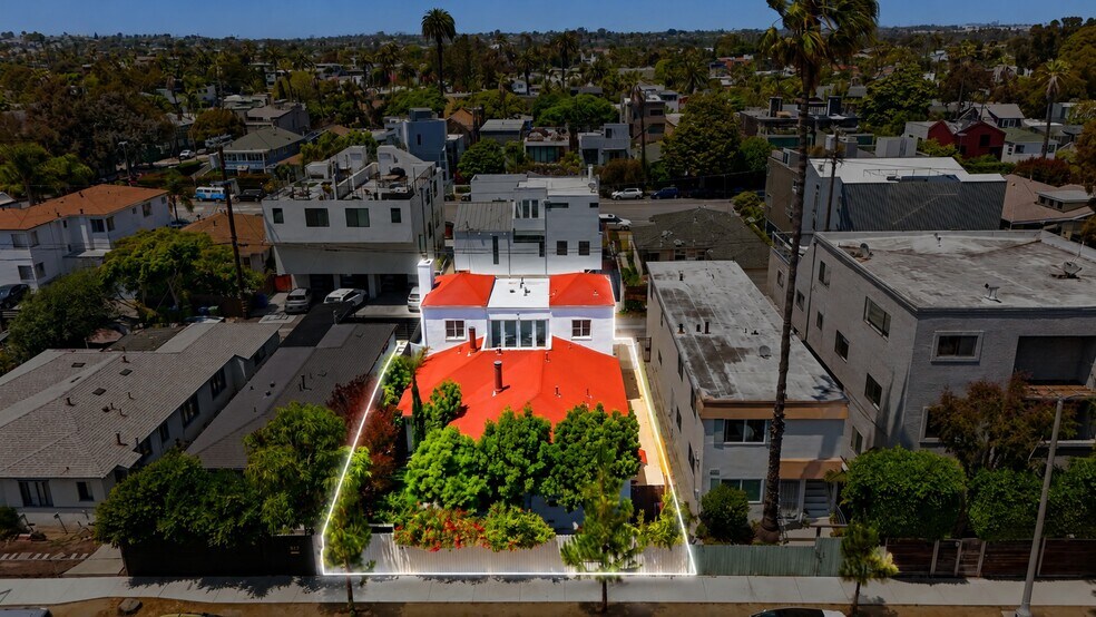 More Photos Of 521 Venice Way, Venice Apartments For Sale