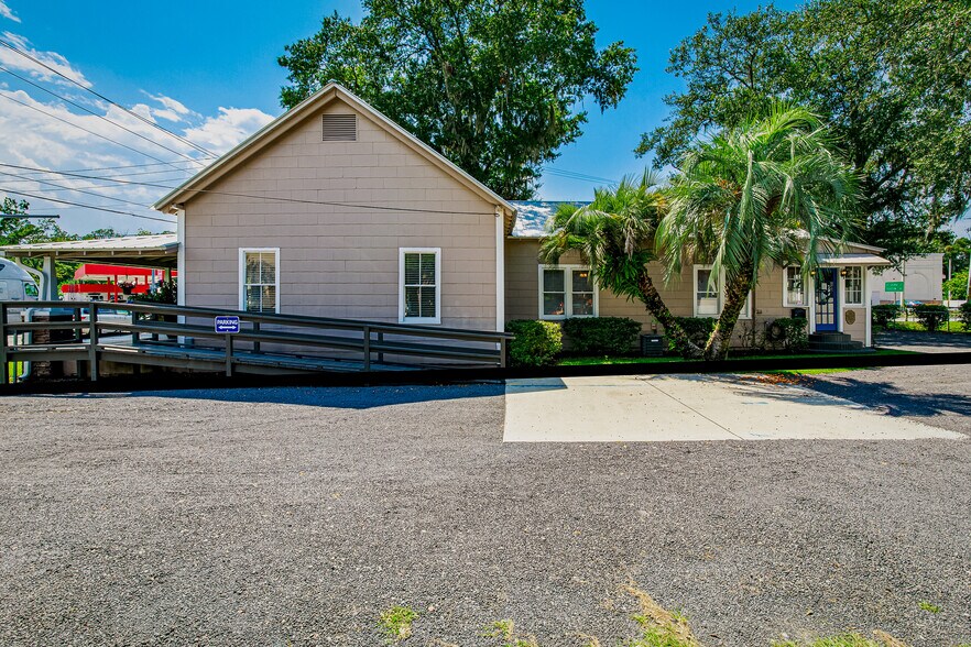 More Photos Of 69 W Macclenny Ave, Macclenny Office For Sale