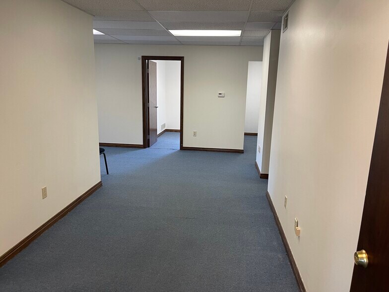 More Photos Of 600 Commerce Dr, Coraopolis Office Residential For Sale