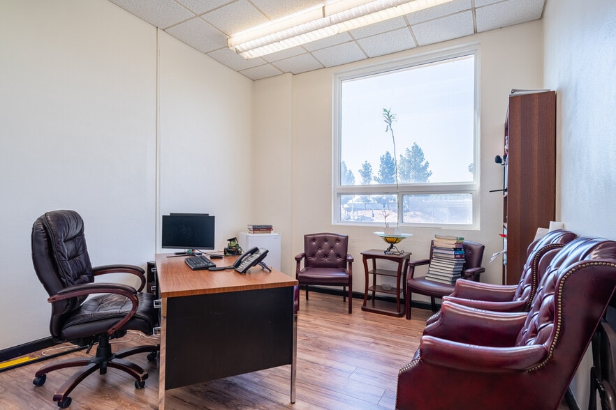 More Photos Of 2911 N San Fernando Rd, Los Angeles Schools For Lease