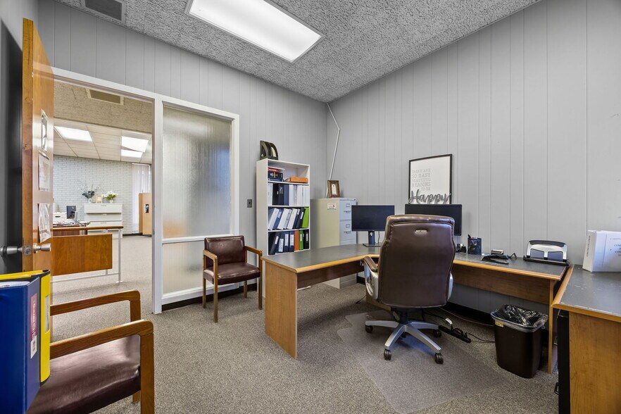 More Photos Of 508 Plaza Blvd, Kinston Office For Sale