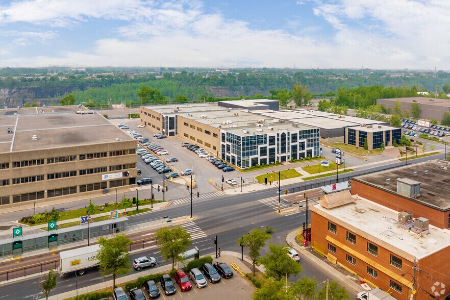 More Photos Of 8920-8950 Boul Pie-IX, Montréal Light Manufacturing For Lease