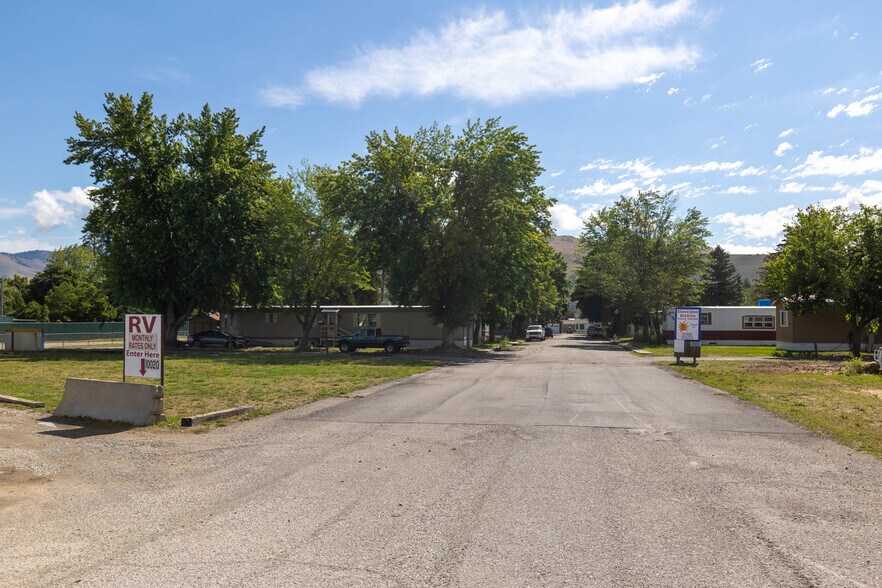 More Photos Of 10011 Gateway Dr, Lolo Land For Sale