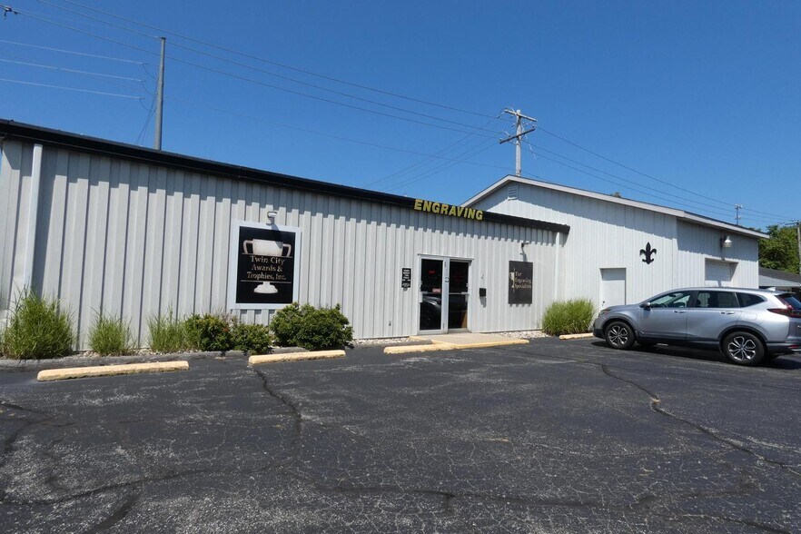 Primary Photo Of 2410 S Cleveland Ave, Saint Joseph Flex For Sale