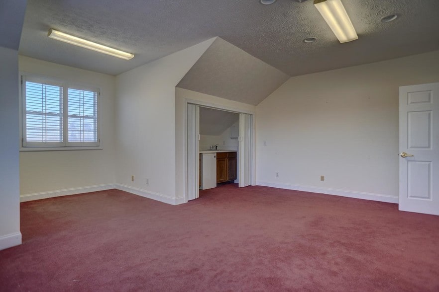 More Photos Of 100 Colony Park Dr, Cumming Bank For Lease