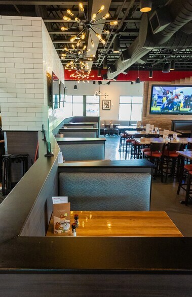 More Photos Of 6501 North Fwy, Fort Worth Restaurant For Sale