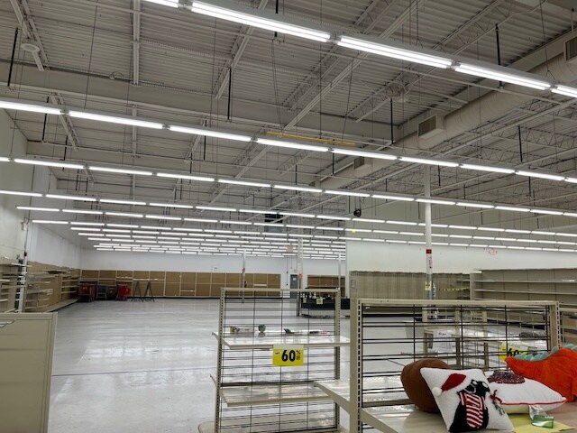 More Photos Of 970 N Colony Rd, Wallingford General Retail For Lease