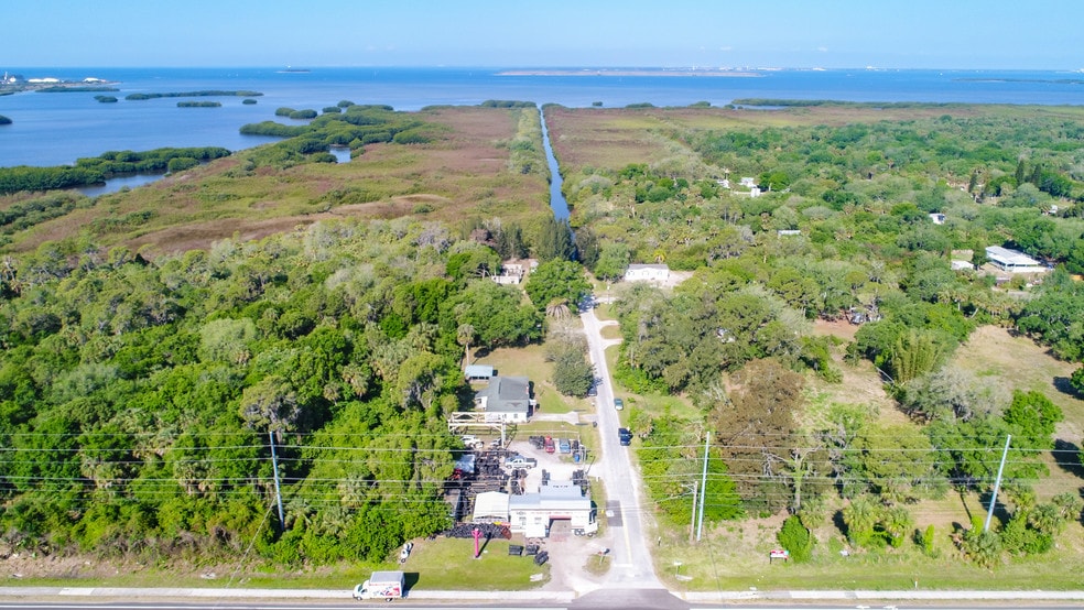 More Photos Of 6115 Adams St, Gibsonton Auto Repair For Sale