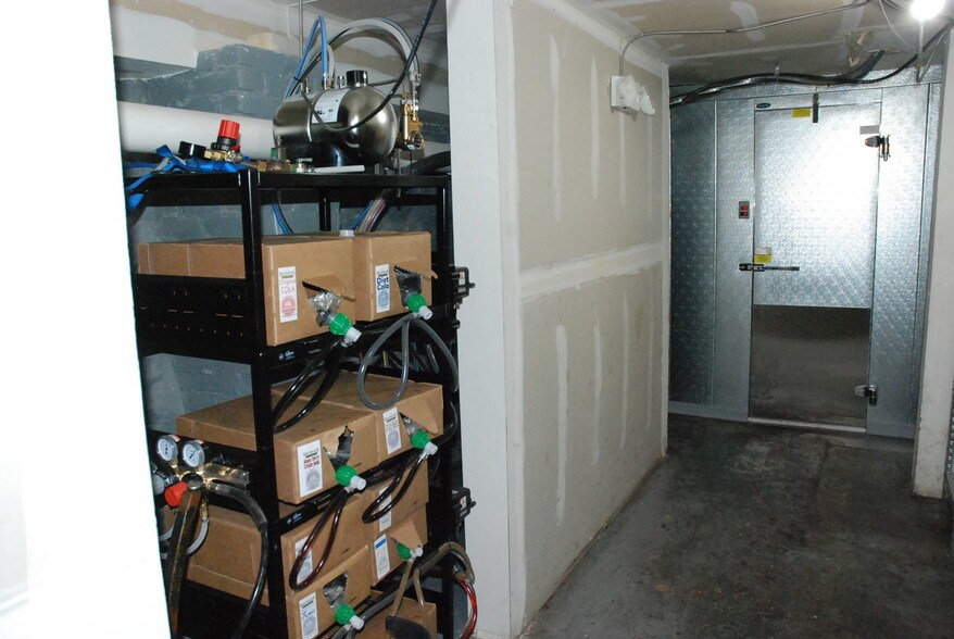 More Photos Of 127 S Union St, Traverse City Restaurant For Sale