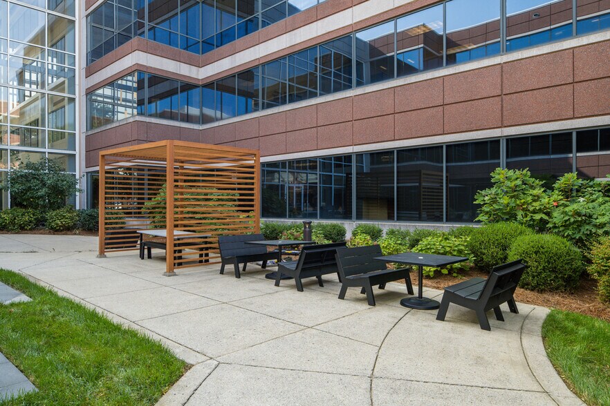 More Photos Of 8 Cadillac Dr, Brentwood Unknown For Lease
