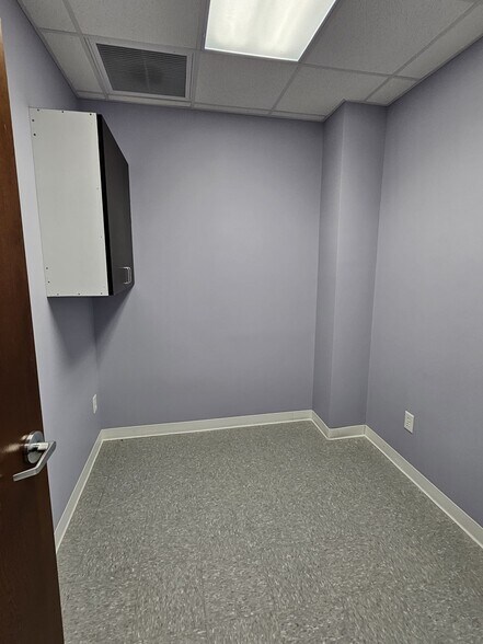 More Photos Of 3117 Rogers Rd, Wake Forest Office For Sale