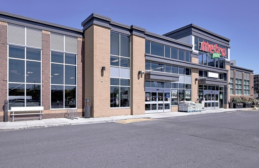 Primary Photo Of 755 Boul René-Lévesque, Drummondville General Retail For Lease