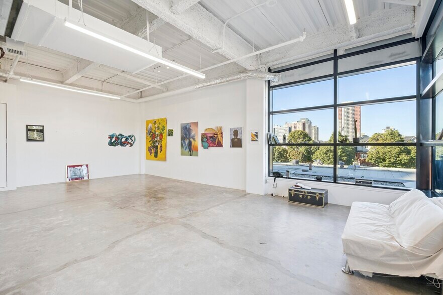 More Photos Of 288-300 Geary Ave, Toronto Manufacturing For Sale