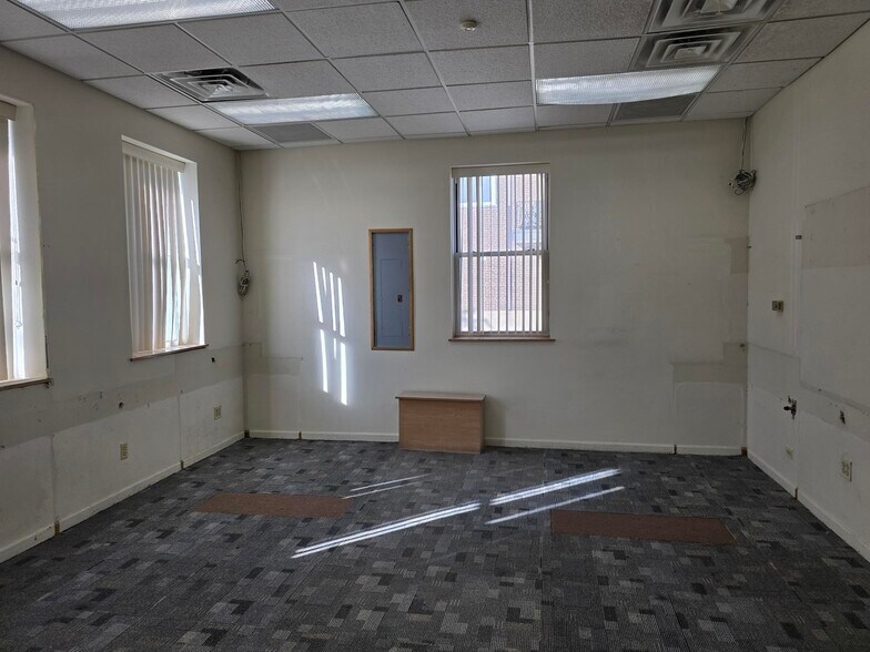 More Photos Of 7880 N. Lincoln Ave, Skokie Medical For Sale