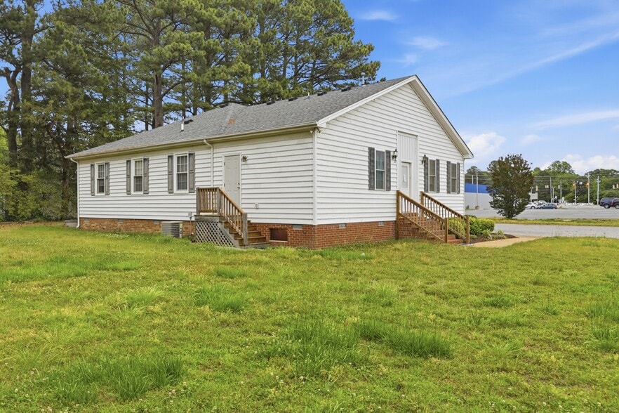 More Photos Of 2303 Pruden Blvd, Suffolk Healthcare For Sale