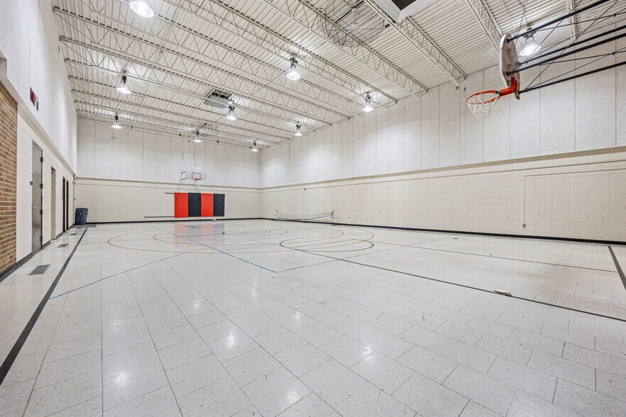 More Photos Of 1110 S 14th St, Moorhead Specialty For Sale