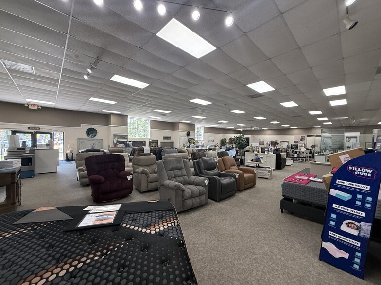 More Photos Of 21 Main St, Titusville General Retail For Sale
