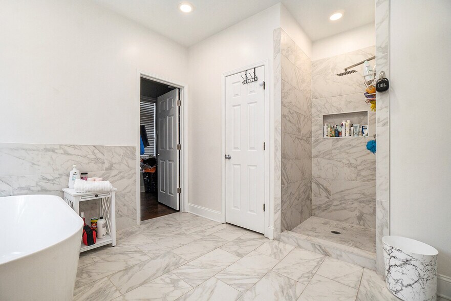 More Photos Of 2798 Glenlocke Cir NW, Atlanta Specialty For Sale