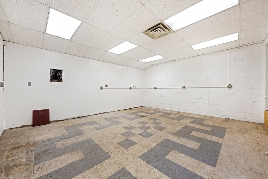 More Photos Of 4651 W 130th St, Cleveland Warehouse For Sale