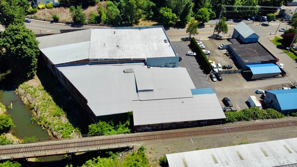 More Photos Of 1625 Washington St, Oregon City Flex For Sale
