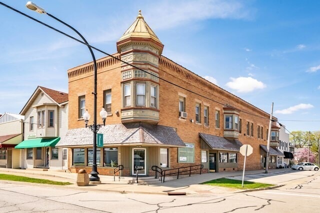 Primary Photo Of 200 W Lincoln St, Waterman Storefront Retail Residential For Sale