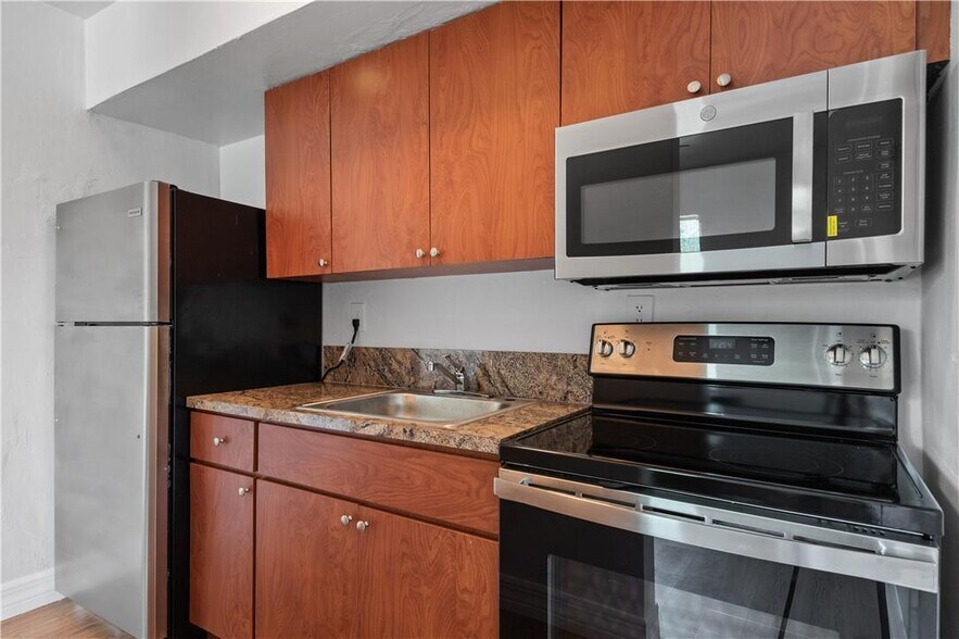 More Photos Of 2247 Simms St, Hollywood Apartments For Sale