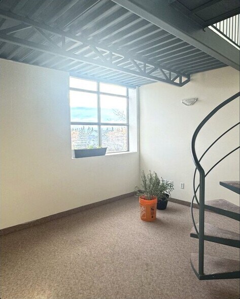 More Photos Of 316 E King St, Cobourg Office For Lease