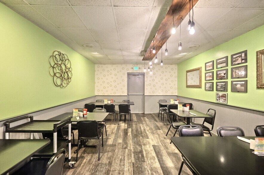 More Photos Of 1 Cherry St, Seven Valleys General Retail For Sale