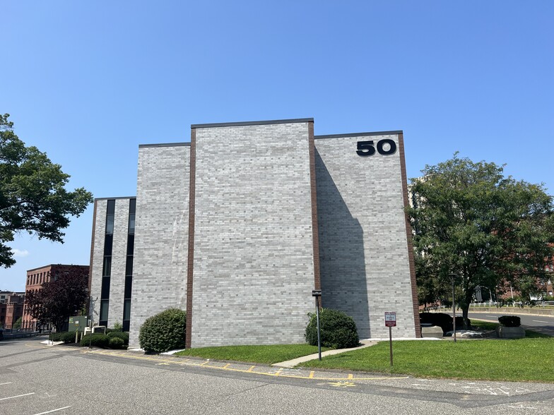 Primary Photo Of 50 Maple St, Springfield Medical For Lease