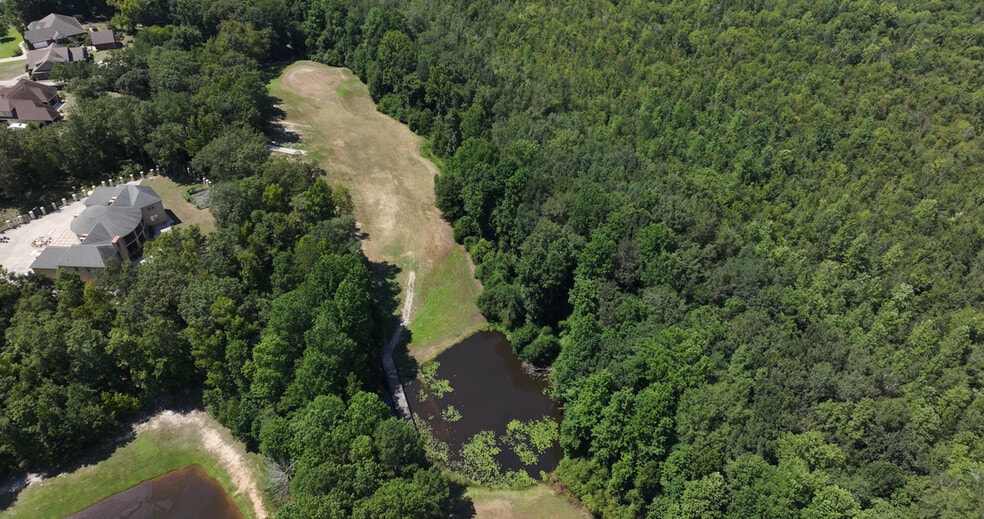 More Photos Of 128 Oakview Club Dr, Macon-Bibb Golf Course Driving Range For Sale